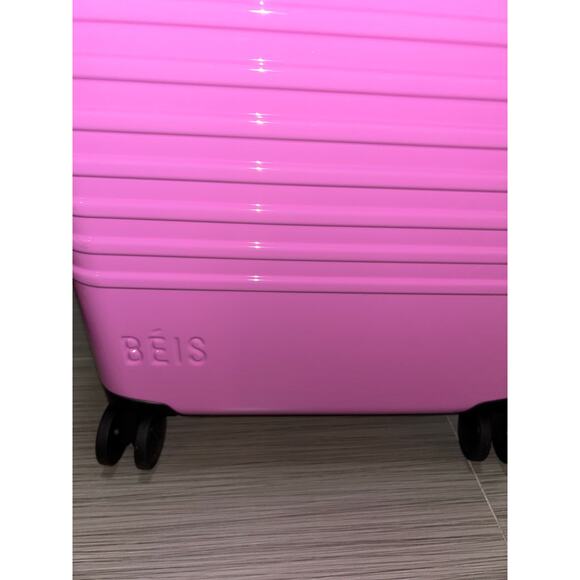 BEIS Medium Check-In Roller Luggage in Berry Glossy LIMITED EDITION SOLD OUT - Picture 8 of 9